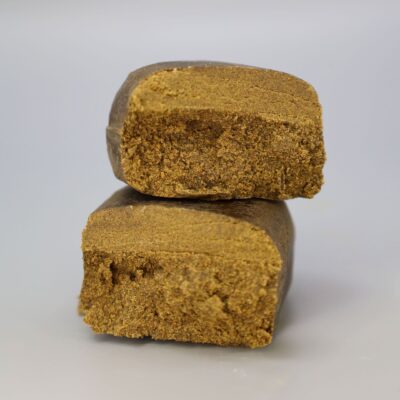 image sur fond gris de CBD Hash Jackpot Strawberry 3x filtré par Greenery420